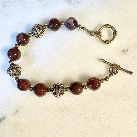 Bracelet with Toggle Clasp - Picture 5 of 9